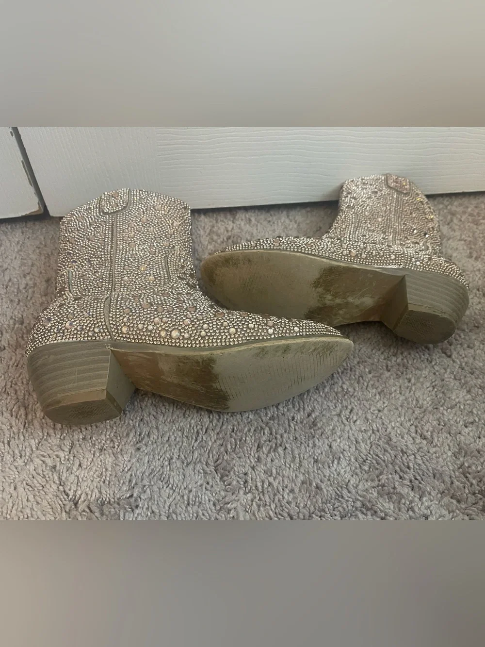 Badgley Mischka Girls size 1 Crystal-Embellished Ankle Boots in Rose Gold